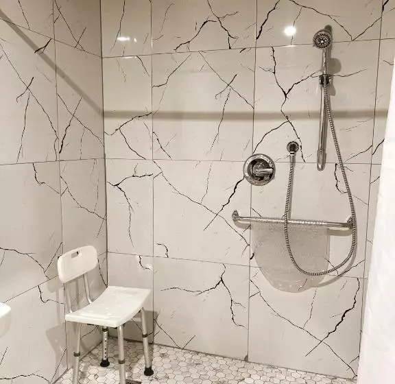 Отель Big Bird Inn