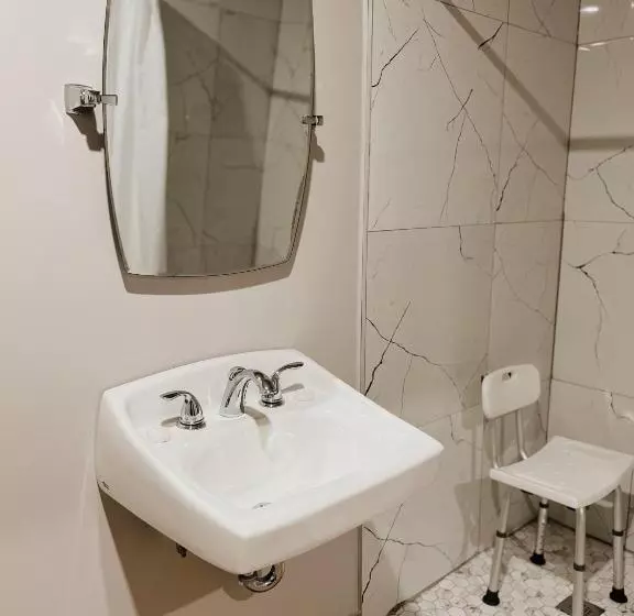 Отель Big Bird Inn