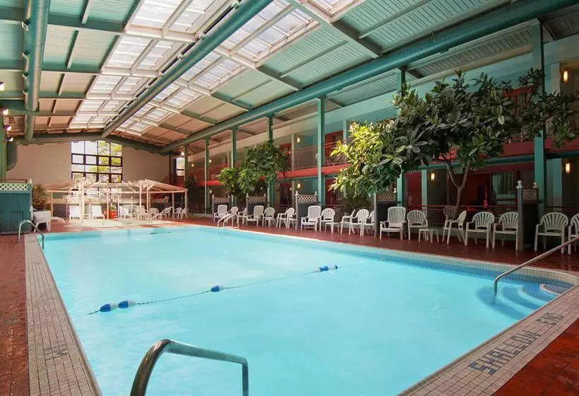 Отель Comfort Inn Clifton Hill