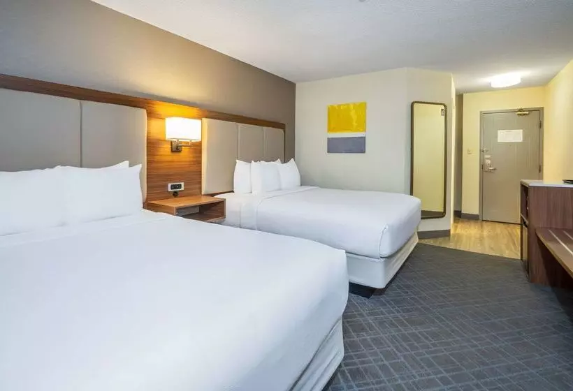 בית מלון כפרי Comfort Inn & Suites