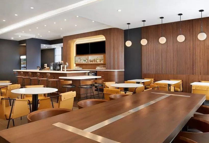 호텔 Courtyard By Marriott Kitchener