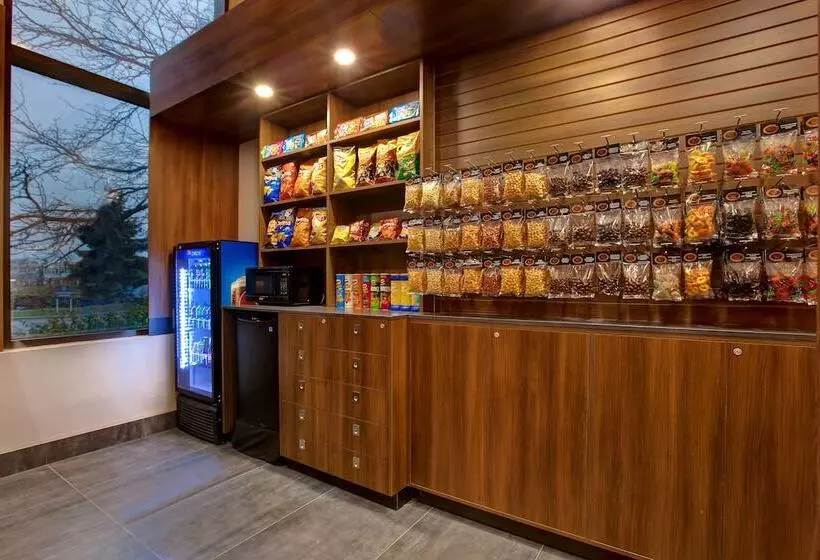 酒店 Four Points By Sheraton St. Catharines Niagara Suites