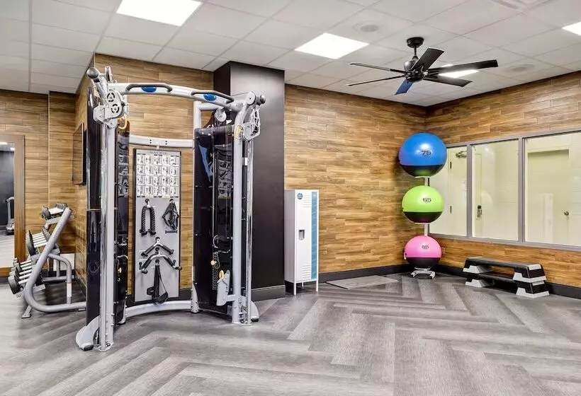 酒店 Four Points By Sheraton St. Catharines Niagara Suites