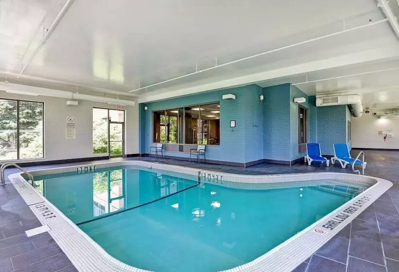 酒店 Four Points By Sheraton St. Catharines Niagara Suites