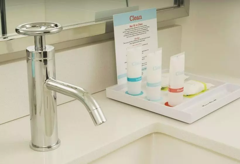 酒店 Four Points By Sheraton St. Catharines Niagara Suites