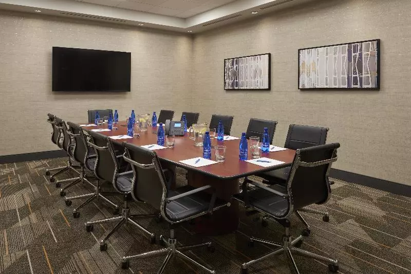 酒店 Four Points By Sheraton Toronto Airport East