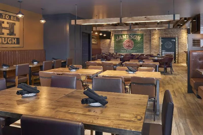 酒店 Four Points By Sheraton Toronto Airport East