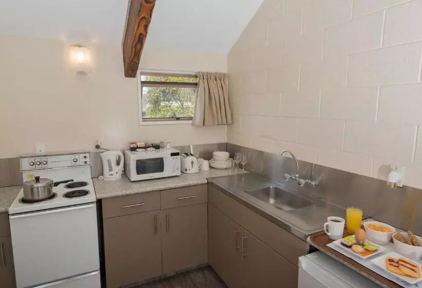 酒店 Howick Motor Lodge