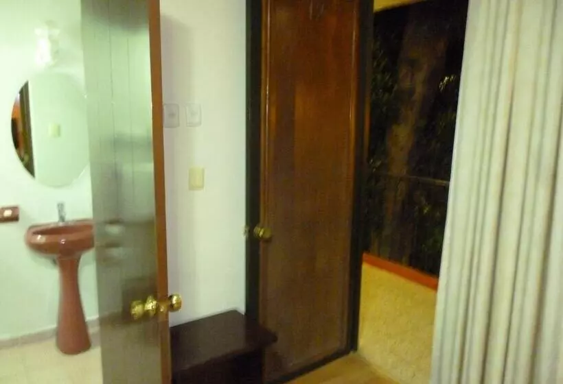 Отель La Casona Del Llano