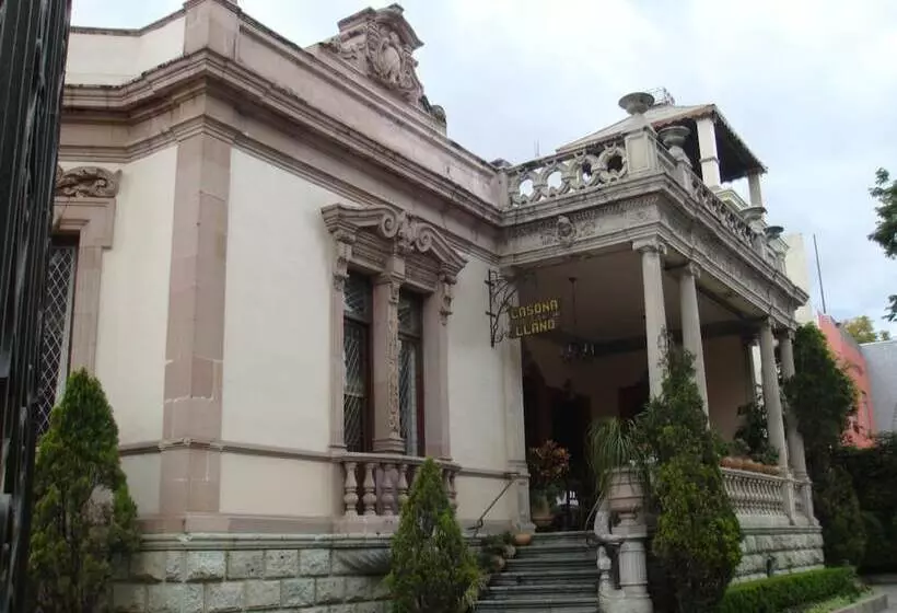 Отель La Casona Del Llano