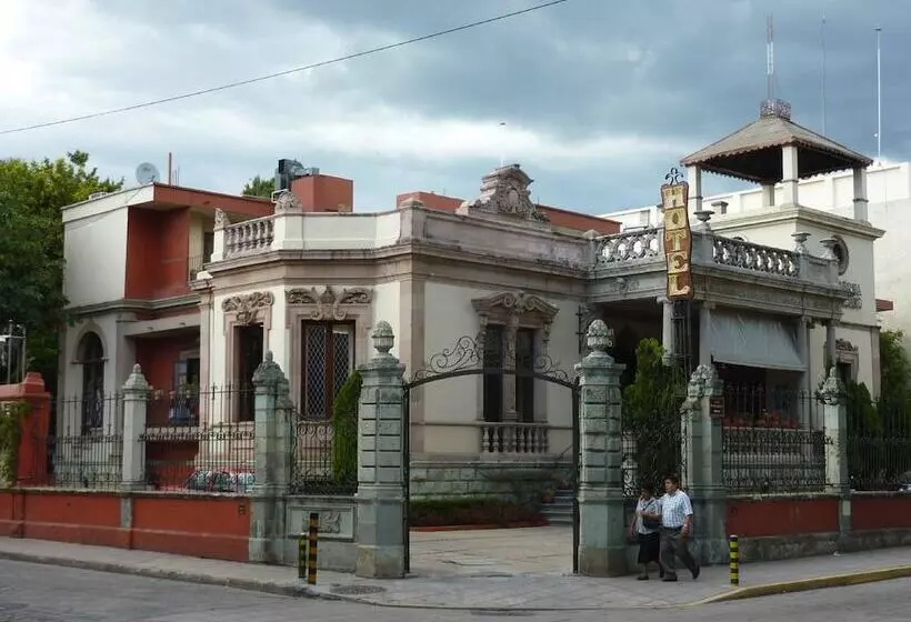 Отель La Casona Del Llano