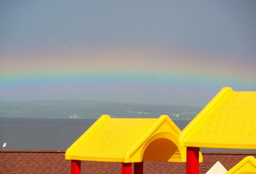 בית מלון כפרי Leisure Inn