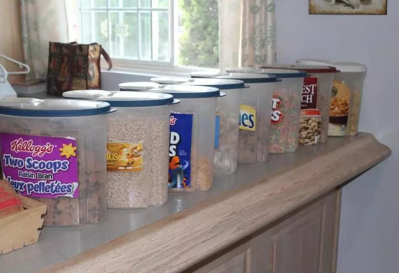 Отель Leisure Inn