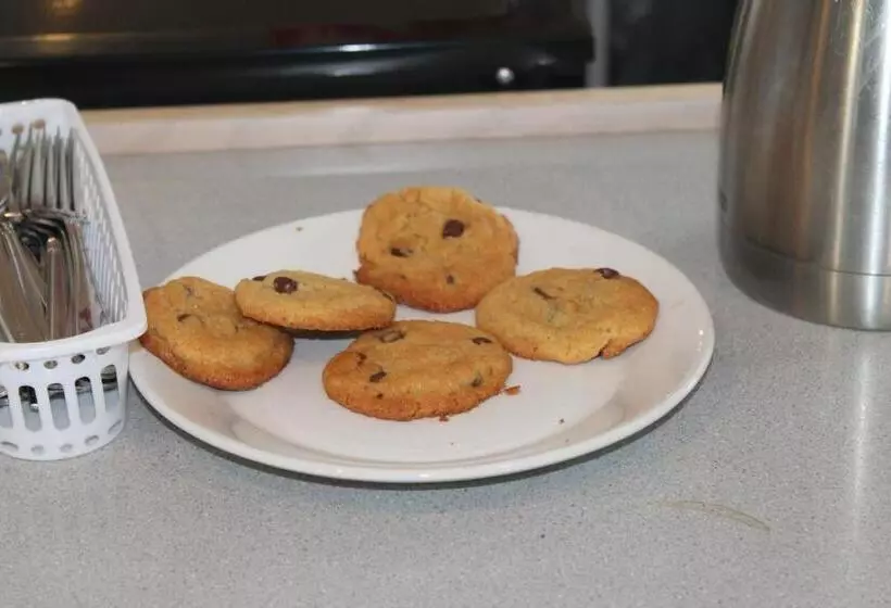 Отель Leisure Inn