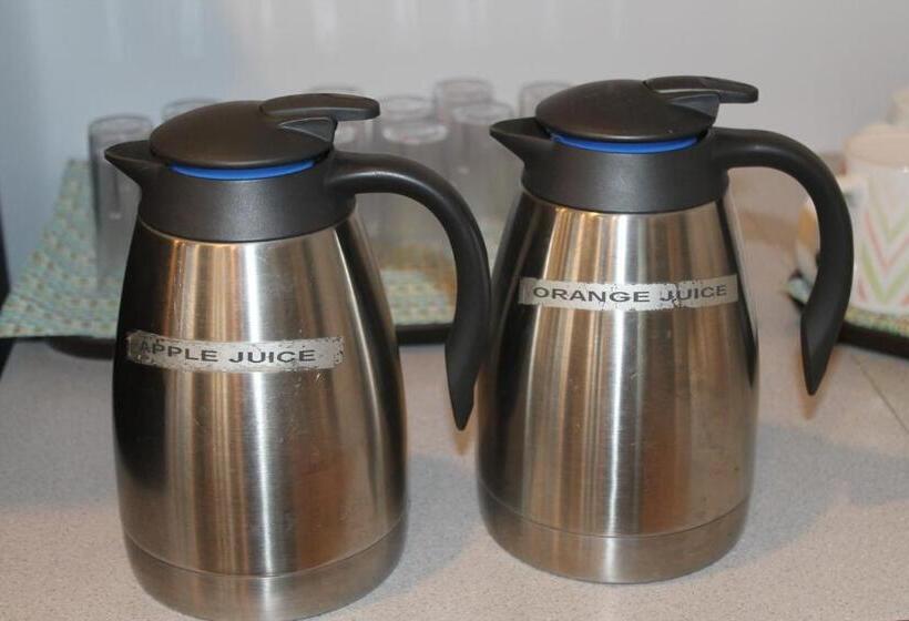 בית מלון כפרי Leisure Inn