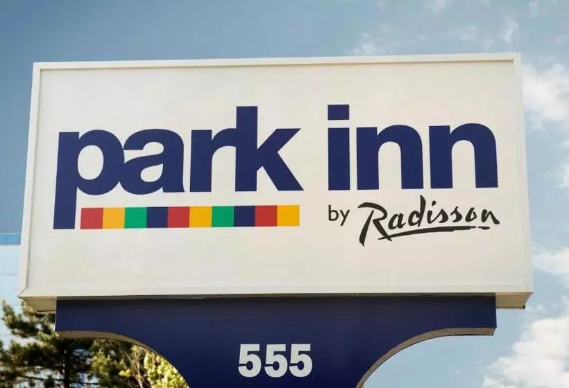 בית מלון כפרי Park Inn By Radisson Torontomarkham
