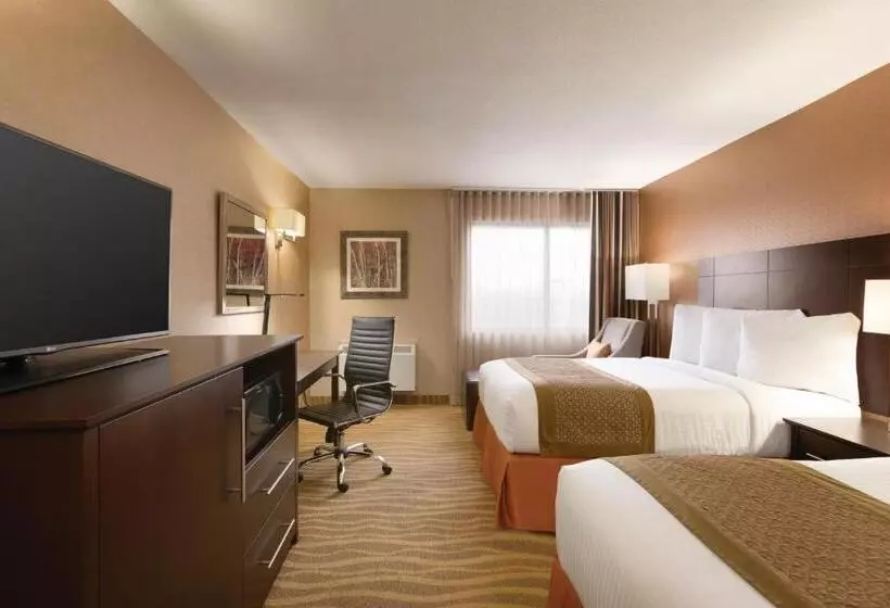 בית מלון כפרי Park Inn By Radisson Torontomarkham