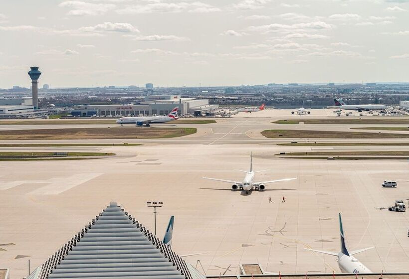 Sheraton Gateway Hotel In Toronto International Airport