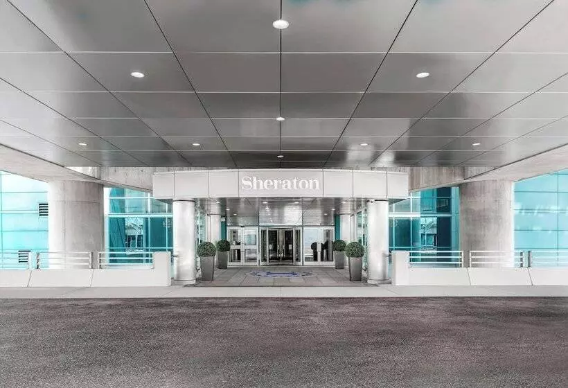Sheraton Gateway Hotel In Toronto International Airport