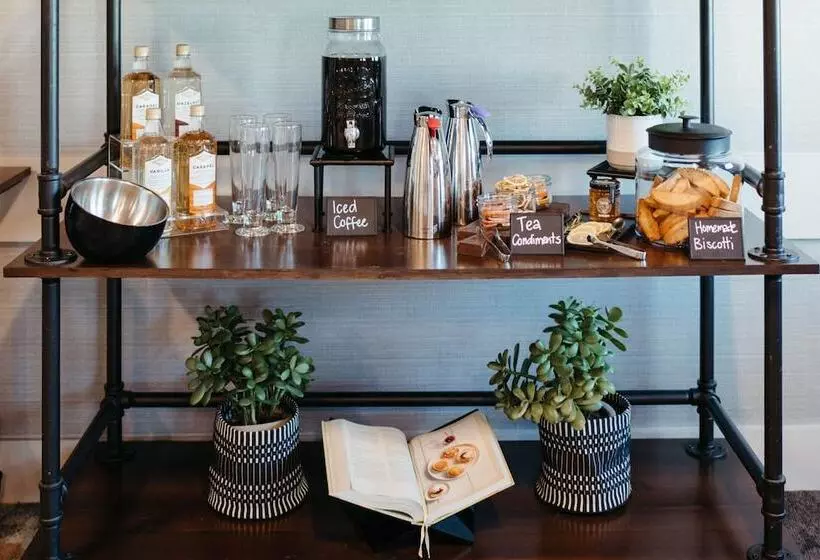 Sheraton Gateway Hotel In Toronto International Airport