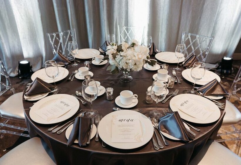 Sheraton Gateway Hotel In Toronto International Airport