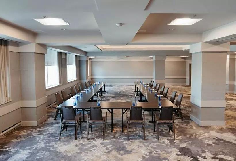 Sheraton Gateway Hotel In Toronto International Airport