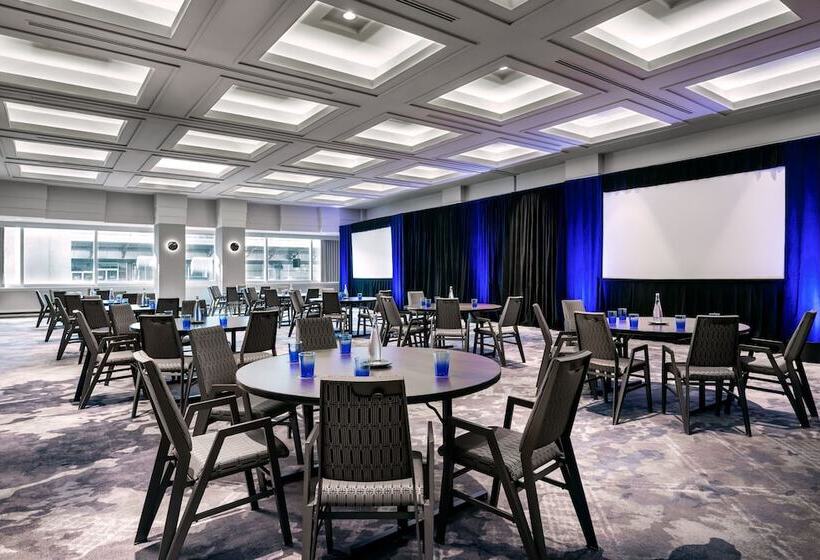 Sheraton Gateway Hotel In Toronto International Airport