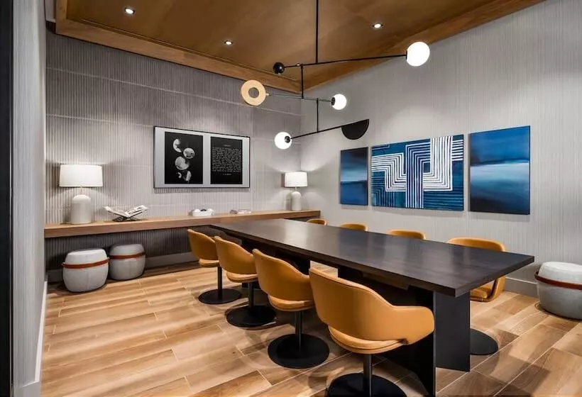 Sheraton Gateway Hotel In Toronto International Airport