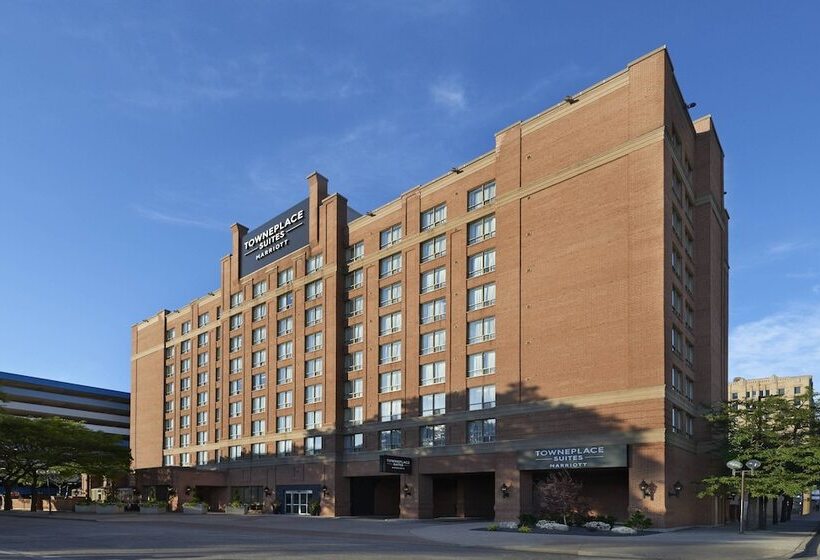 هتل Towneplace Suites By Marriott Windsor
