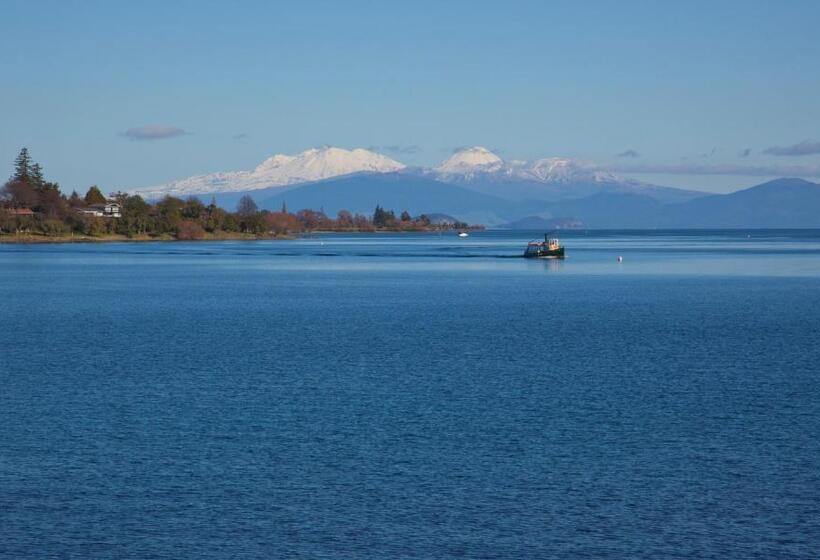 모텔 The Reef Resort
