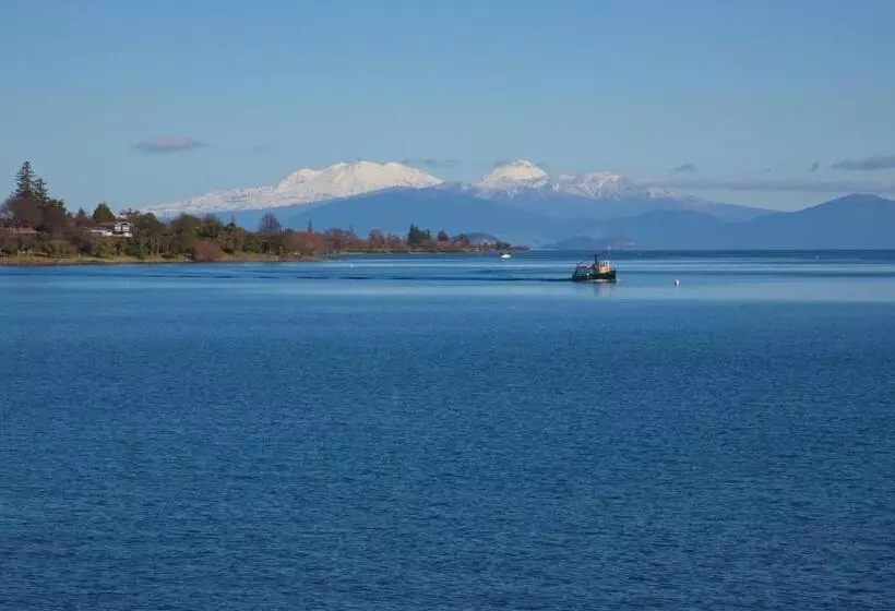 Мотель The Reef Resort