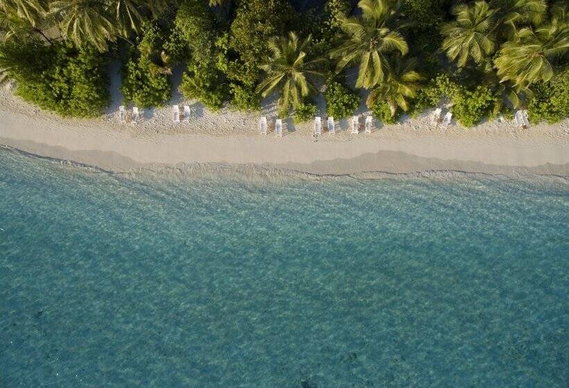 Angaga Island Resort & Spa