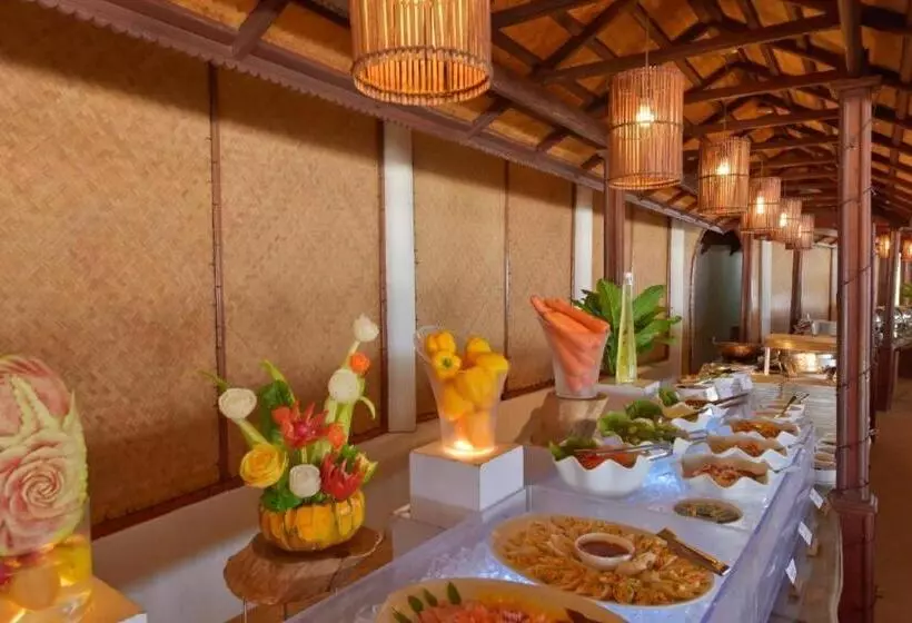 Angaga Island Resort & Spa