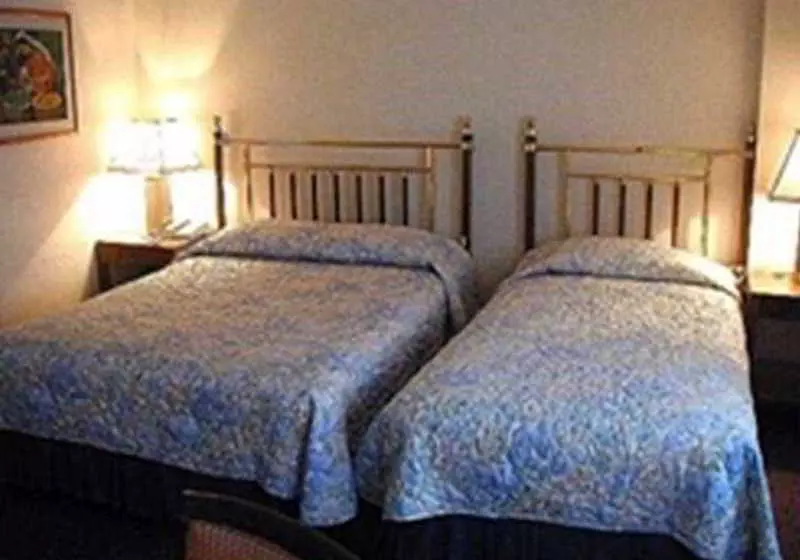 Garden Plaza Hotel and Suites