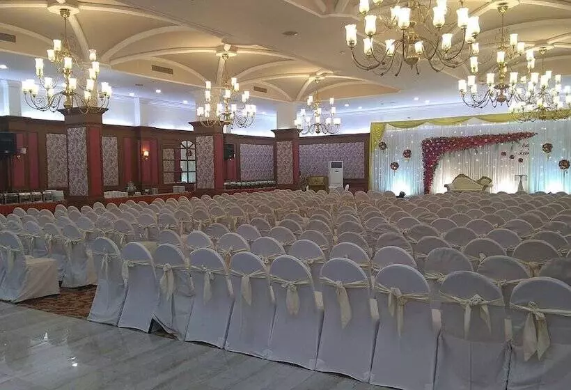 Отель Abad Plaza