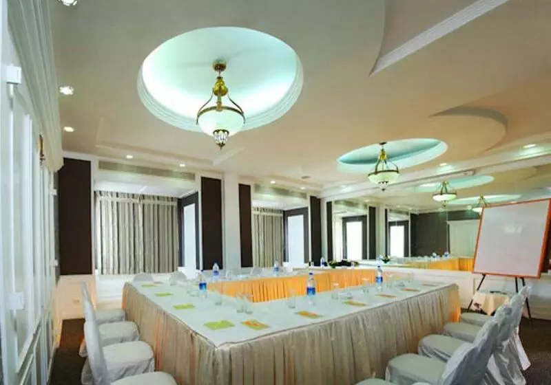 Отель Abad Plaza