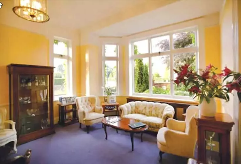 酒店 Aberdeen Lodge