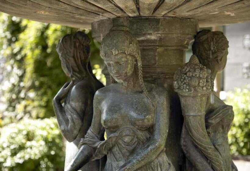 Castlecourt Hotel, Spa & Leisure