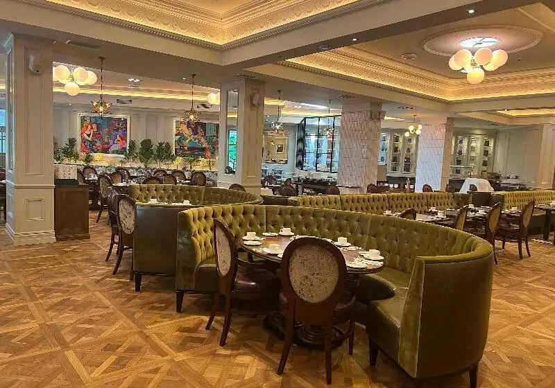 Castlecourt Hotel, Spa & Leisure