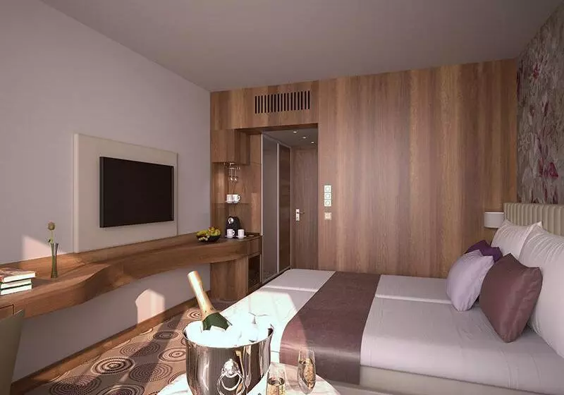 酒店 Carbona Thermal Spa