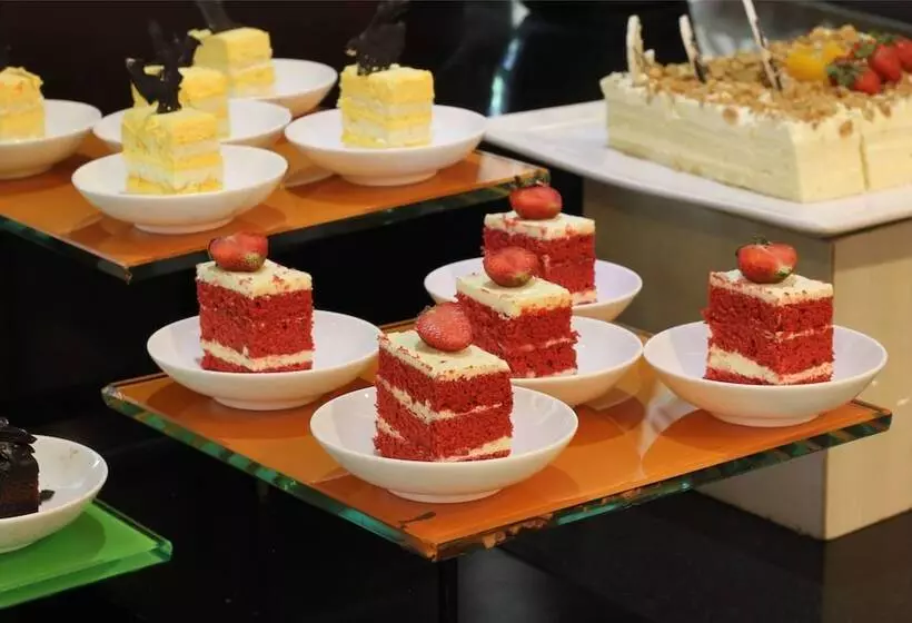 Отель Santika Premiere Jogja