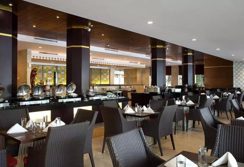 Отель Santika Premiere Jogja