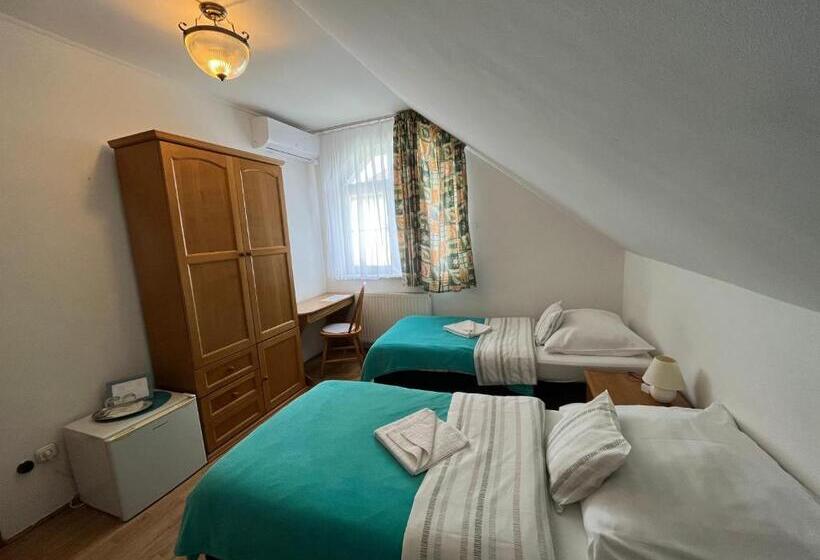 Motell Kiskut Liget Pension