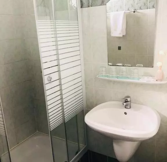 汽车旅馆  Kiskut Liget Pension