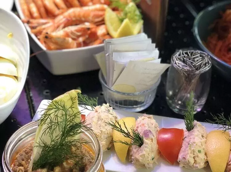 Отель Campanile Bayeux