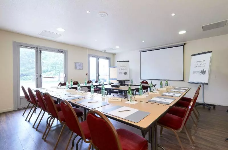 Отель Campanile Chalon Sur Saone