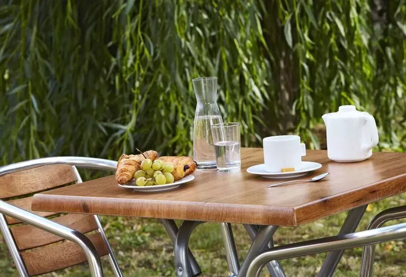 Отель Campanile Lille Sud  Douai Cuincy