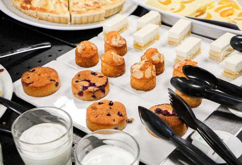 هتل Campanile Lille Sud Douai Cuincy