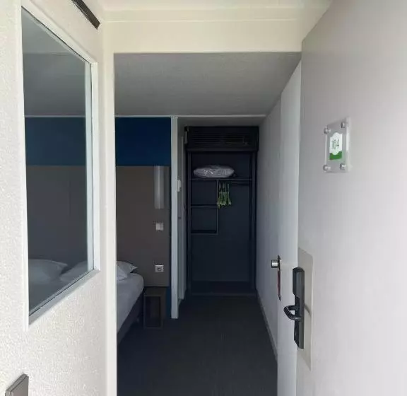 בית מלון כפרי The Originals City, Hôtel Mâcon Nord