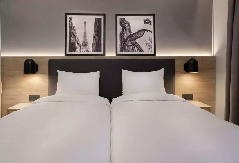 Отель Campanile Marne La Vallée   Chelles